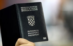 UKIDANJE SAMOIZOLACIJE I DISKRIMINACIJA ‘DVOJNIH’ Državljanima BiH i Hrvatske kazne i samoizolacija; Dražavljanima BiH i Srbije – sloboda kretanja