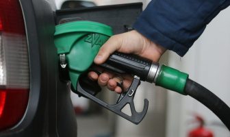 U NAS POSKUPLJENJE Padaju cijene nafte na svjetskom tržitu