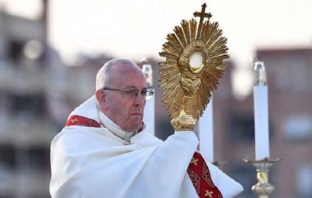 RUŠI TABUE Papa Franjo: “Uživanje u hrani kao i spolni užitak dolaze od Boga”