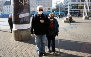 Zašto je nama, nama koji imamo više od 70, tako teško slušati vaše pametne savjete
