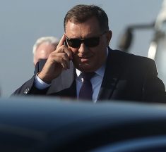 KAPA DOLJE ZA BAJU – Dodik prvi put službeno (Džaferović tvrdi privatno) dolazi kod Plenkovića i Milanovića. Hoće li biti riječi o raketiranju Zagreba?