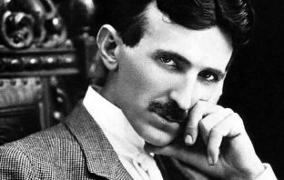 ČIJI JE TESLA? NAJBOLJE – NIČIJI – EU prihvatila srpsku notu: Nikola Tesla više nije “čuveni Hrvat”. Ali nije ni Srbin.