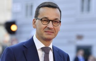 Poljski premijer: ‘Ne bojte se izlaska na birališta, Covid-19 je bolest poput svake druge‘
