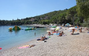 Još jedan udar na sezonu: Turistima iz BiH zabranjen prelazak granice zbog jednodnevnih izleta