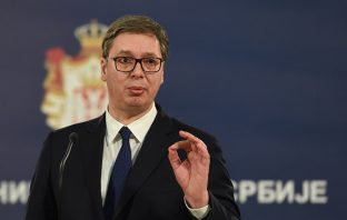Srbija dobila milijun doza kineskog cjepiva protiv korone, Vučić traži da među prioritetima budu i novinari