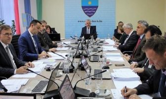 Vlada HNŽ: Nastavlja se snažna potpora braniteljima, za potresom pogođenu školu u Petrinji 20.000 KM, a traži se i očitovanje ministra financija o padu servera