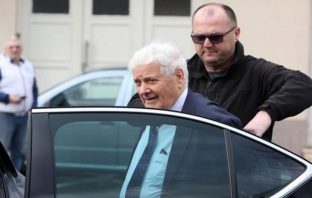 NEVJEROJATNO Fikreta Abdića pustili iz zatvora da bi sudjelovao u izbornoj kampanji