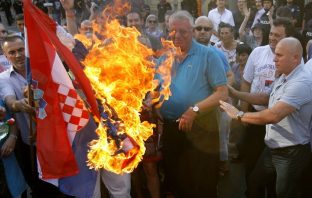 POSRNUĆE IDENTITETA Dva HDZ-a u koaliciji sa Šešeljovom i Dodikovom strankom