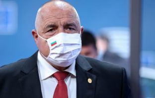 “Za sve je kriva lijepa žena, ja sam samo čovjek” izjavio je bugarski premijer Bojko Borisov