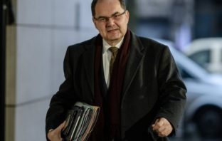 “SAMO OPUŠTENO” Christian Schmidt, novi visoki predstavnik u BIH: “Ako želimo demokratsku BiH u EU, ne smijemo imati čisto etničku orijentaciju, ali je legitimno i da su i konstitutivni narodi u vlasti”