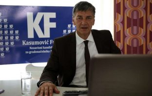 SIPA istražuje gradonačelnika Zenice – Neki mediji objavili da je uhićen – On poručuje da mu je “montirala kriminalna SDA” – Tužiteljstvo: Kasumović je u bijegu