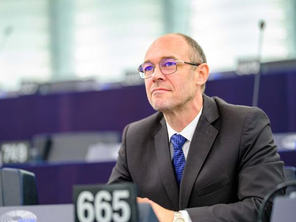 Hrvatski europarlamentarac poručio bh političarima: “Vrijeme vam istječe, gubite novac i prilike