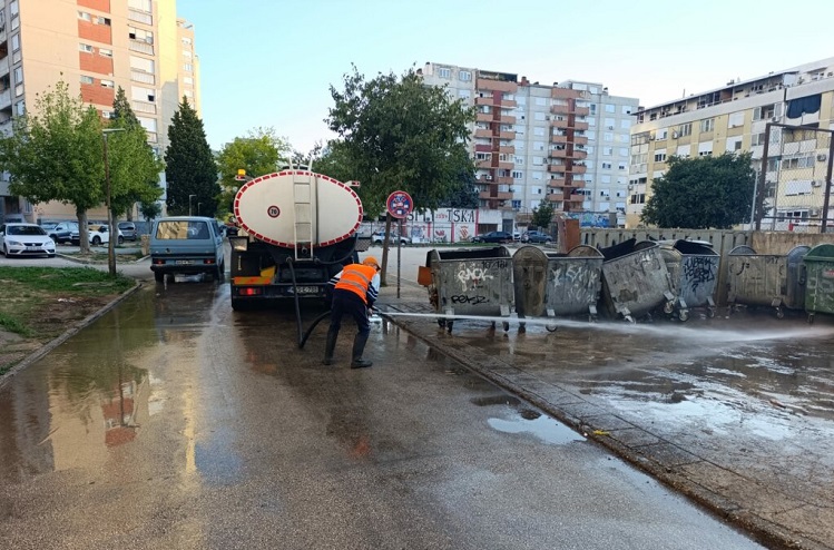 Otvorena deponija Uborak, odvozi se otpad mostarskih ulica