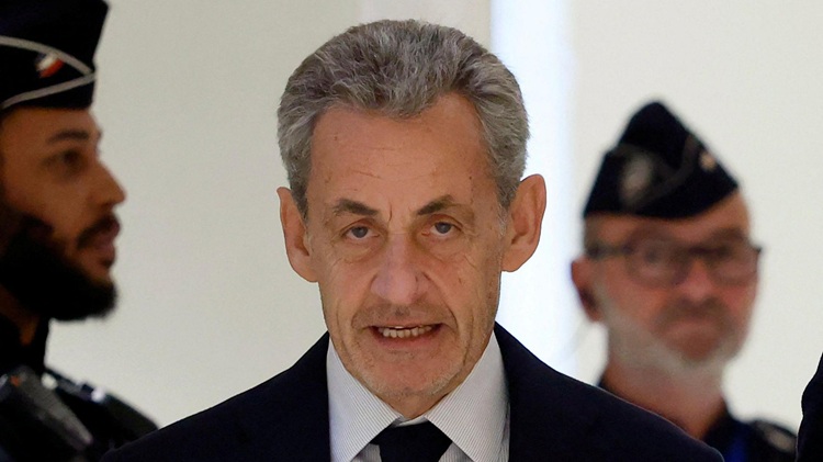 Nakon tri tjedna u zatvoru, francuski predsjednik Sarkozy na prijevremenoj slobodi