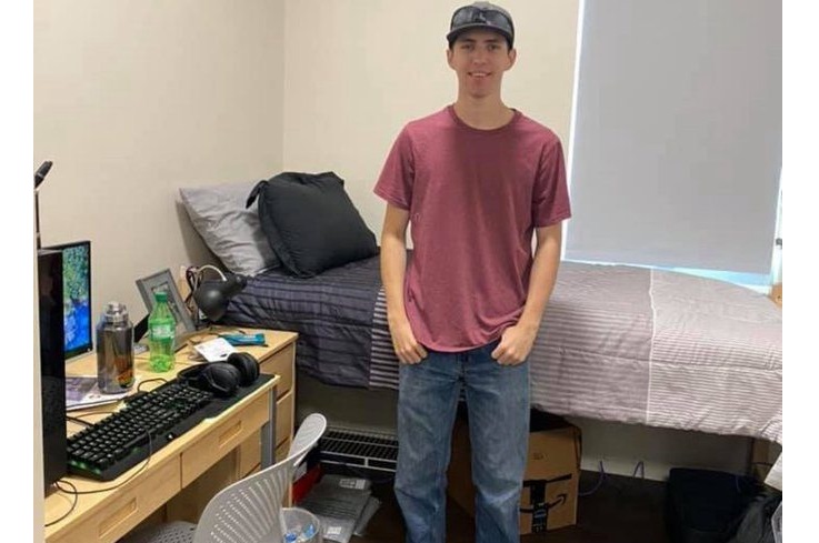 PRIJAVIO GA OTAC – Uhićen 22-godišnji student Tyler Robinson, osumnjičenik za ubojstvo Charlieja Kirka- Trump: “Imamo ga, nadam se da će dobiti smrtnu kaznu”