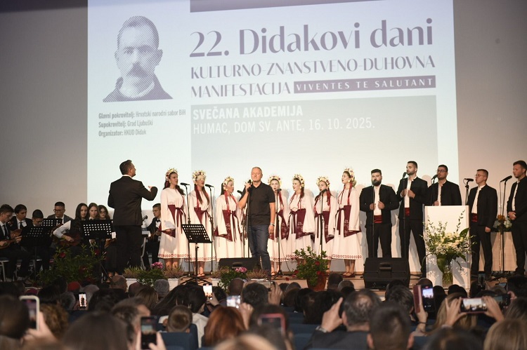 Svečano otvoreni 22. Didakovi dani na Humcu, gostovao i Thompson i najavio koncert u Mostaru