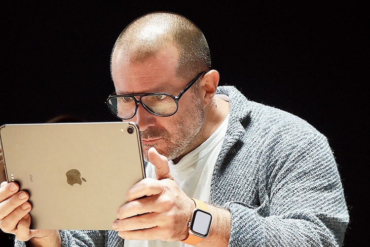 Jony Ive kaže kako želi da njegovi OpenAI uređaji čine ljude sretnima