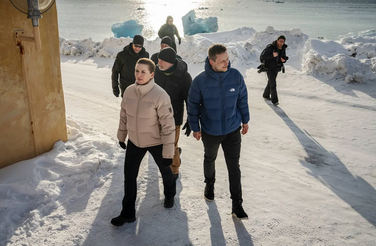 Uoči sastanka danskih i američkih ministara u Bijeloj kući, Medvedev lukavo izaziva Trumpa na sukob s EU – Danska premijerka i grenlandski premijer: “Grenland neće biti SAD, biramo Dansku, EU i NATO”