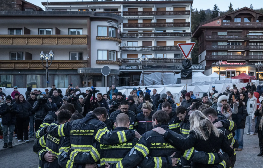 Voditelji švicarskog bara osumnjičeni za nemar u smrtonosnom požaru, navodi policija