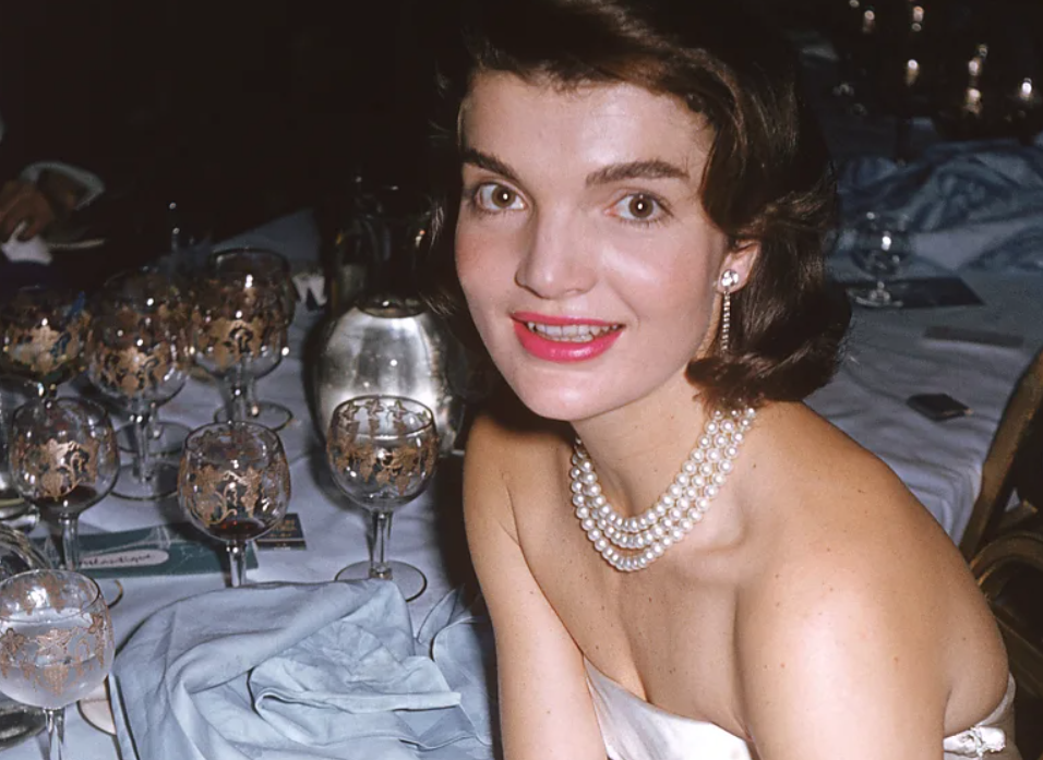 ‘Nitko nije mogao zamisliti uspjeh ove prodaje’: Pomama američke javnosti za predmetima Jackie O.