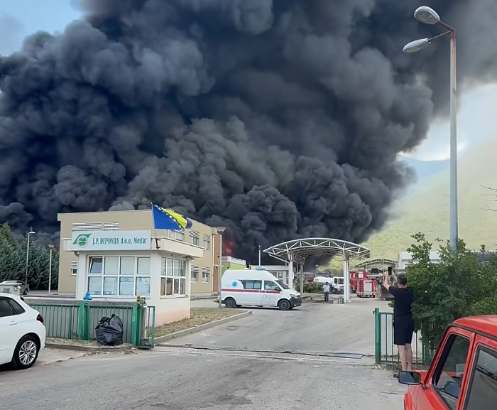 Požar na mostarskoj deponiji Uborak – Civilna zaštita izdala preventivne mjere zbog zagađenog zraka