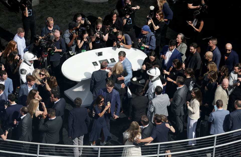 LUDILO NA BURZI: Elon Musk postao prvi bilijunaš u povijesti, a preko 4000 njegovih radnika u jednom popodnevu postali milijunaši