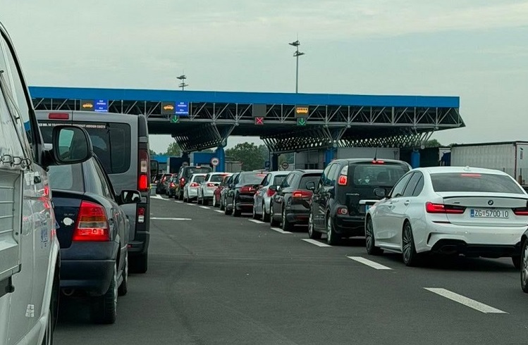 Velike gužve na graničnim prijelazima BiH