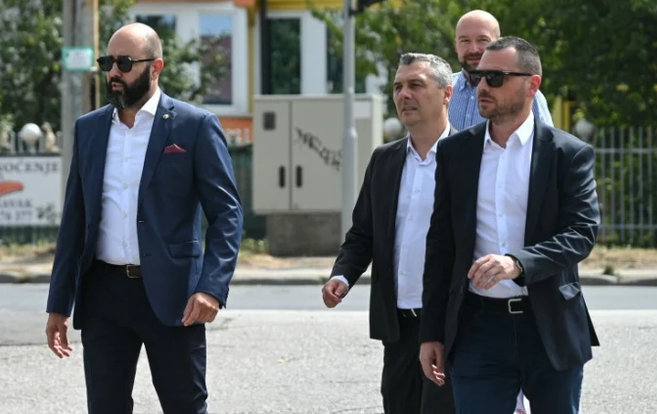 Zbog veličanja Mladića, SDP-ovci predali Tužiteljstvu kaznene prijave protiv Dodika, Košarca, Stevandića i Stanivukovića – OESS traži istrage