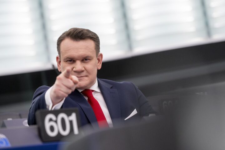 Poljska zaustavila zahtjeve za azil na granici s Bjelorusijom i traži da EU slijedi njezin primjer