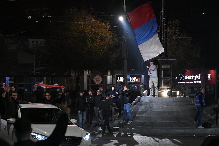Vučić priznao poraz, slavlje u Beogradu
